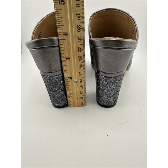 Tahari Melissa Women's Sz 5.5 M‎ Leather Mule Sandals Glitter Heel Gray NWOB - Picture 9 of 10